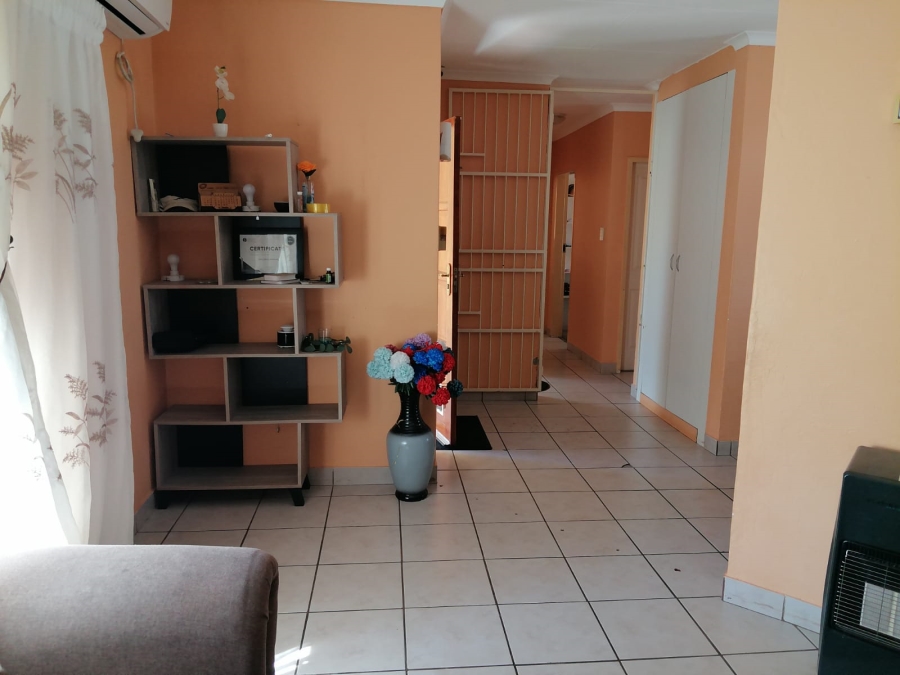 3 Bedroom Property for Sale in Geelhoutpark North West